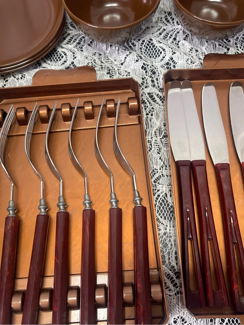 Vintage 1950s Stanhome MCM Picnic Basket Suitcase Set Plates Cups Knives Forks